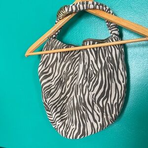 🦓🫒🌟Street Level Monochrome Zebra Pattern Bag
